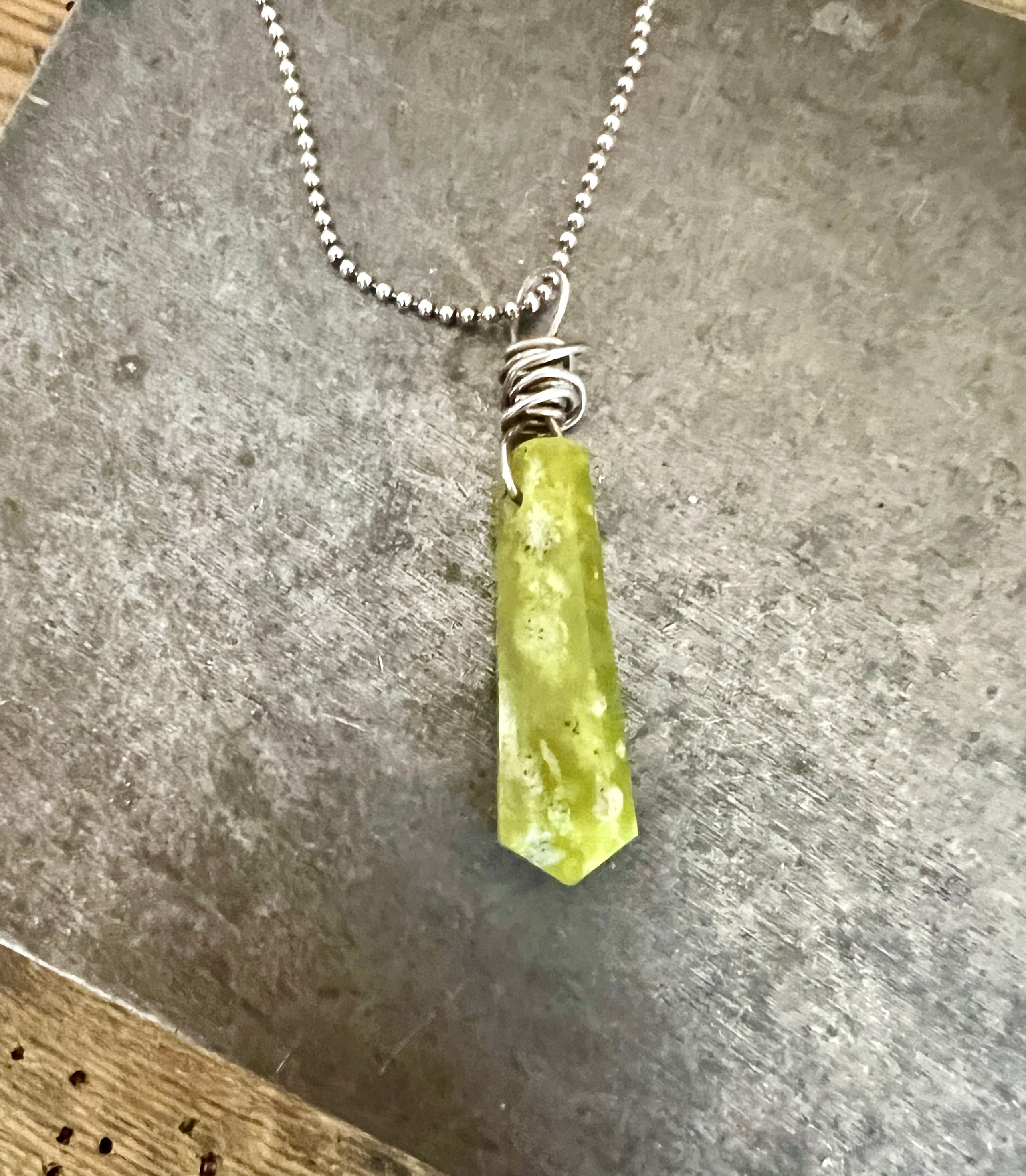 Serpentine stone necklace top